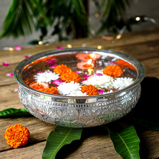 Anandi urli tray for decoration, silver 