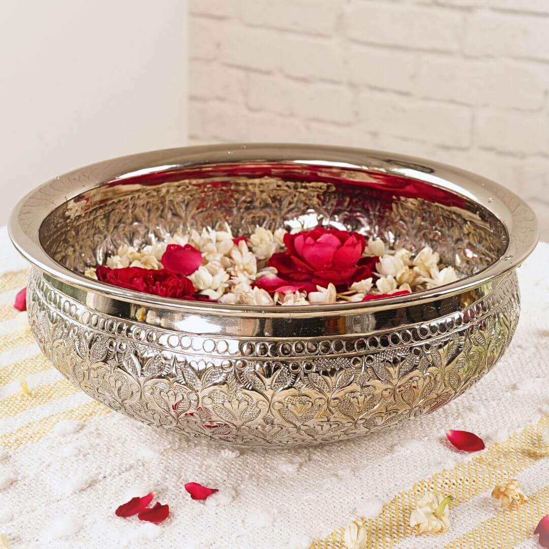 Anandi urli tray for decoration, silver 