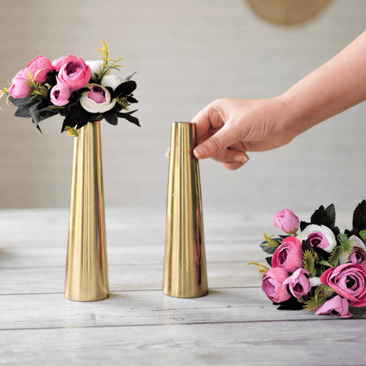 Slim cone Flower vase with flower 