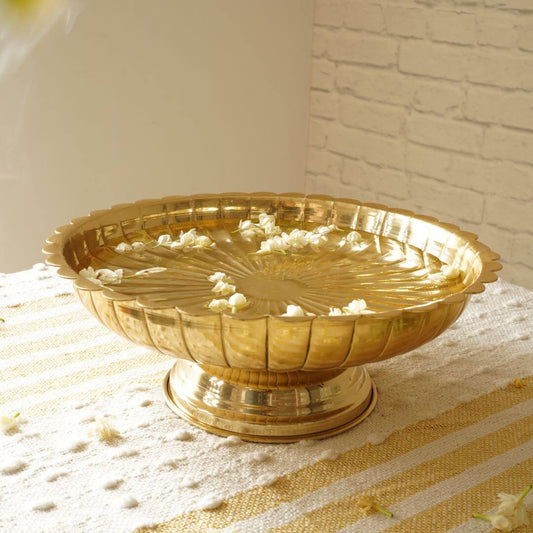 Kamal urli Tray, Gold 