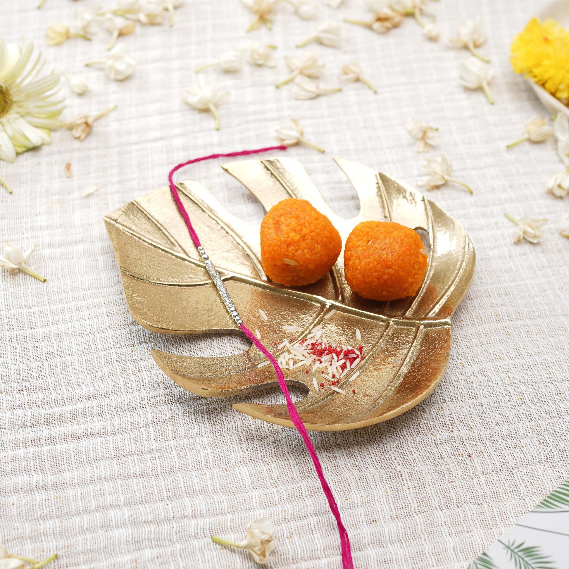 Gold, Monstera leaf tray 