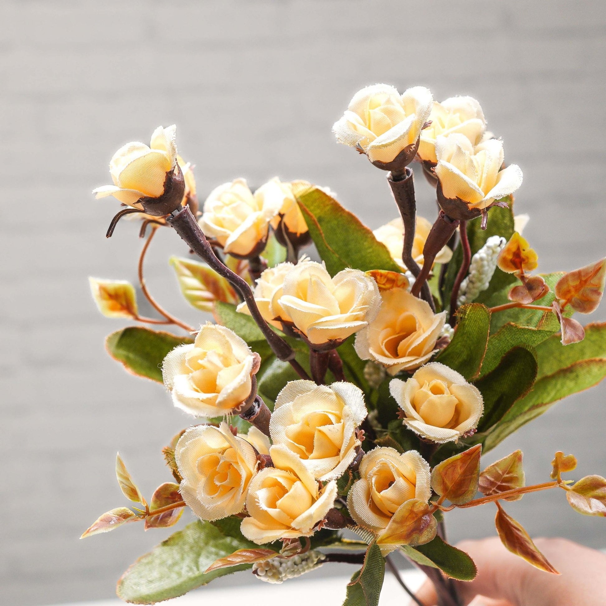 Combo of Drop Vase and Mini Roses - Behoma