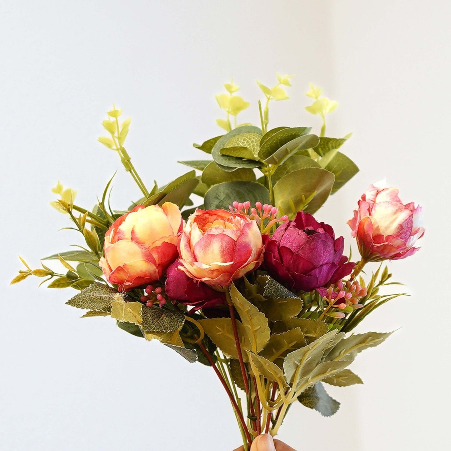 Combo of Metal Vase and Pink Roses - Behoma