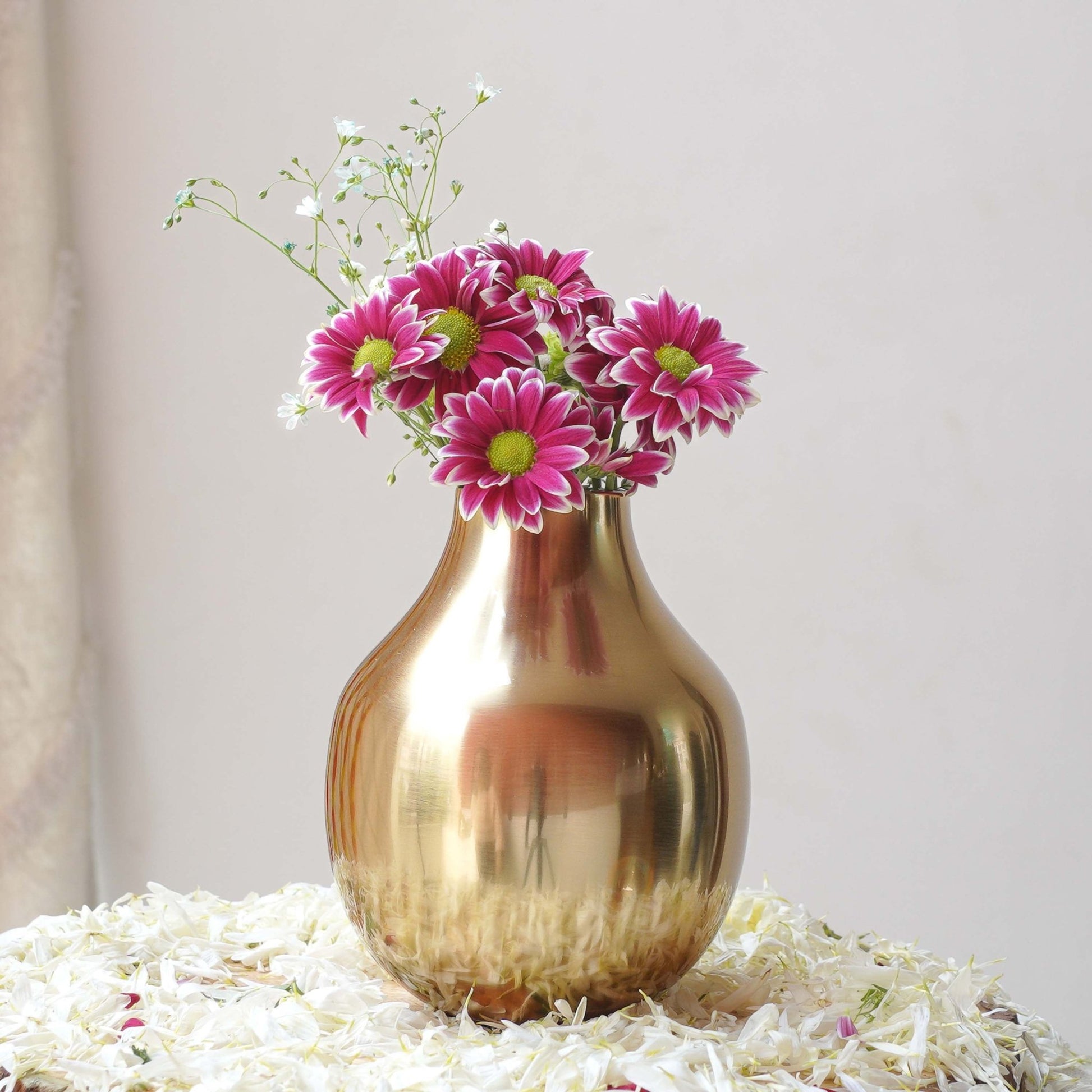 Golden Metal Flower Vase - Behoma