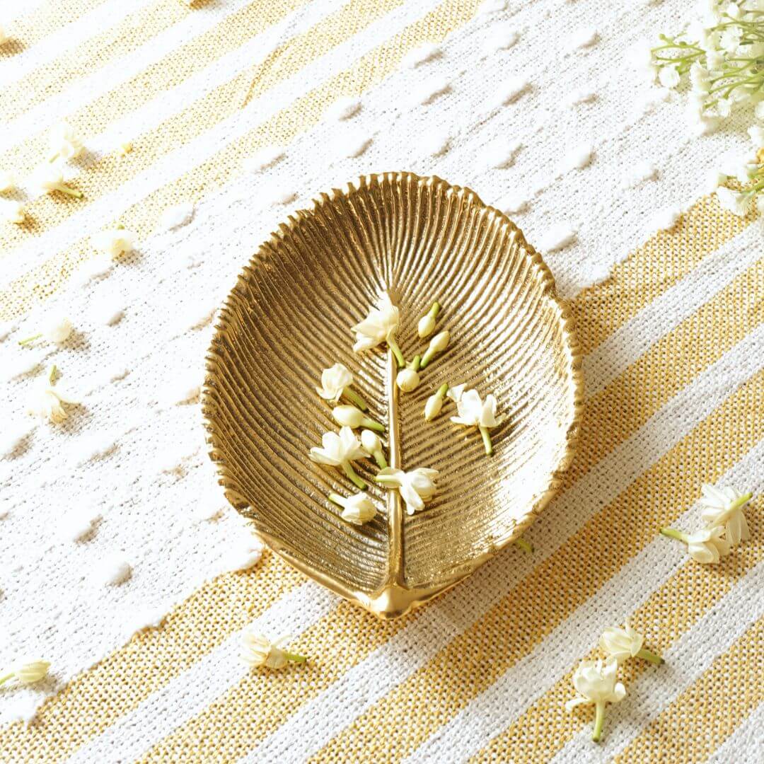 Leaf - shaped Platter, Golden, Small - Behoma