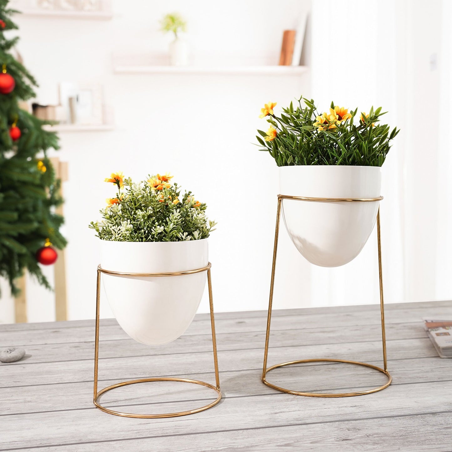 White Metal Planter with Round Gold Stand