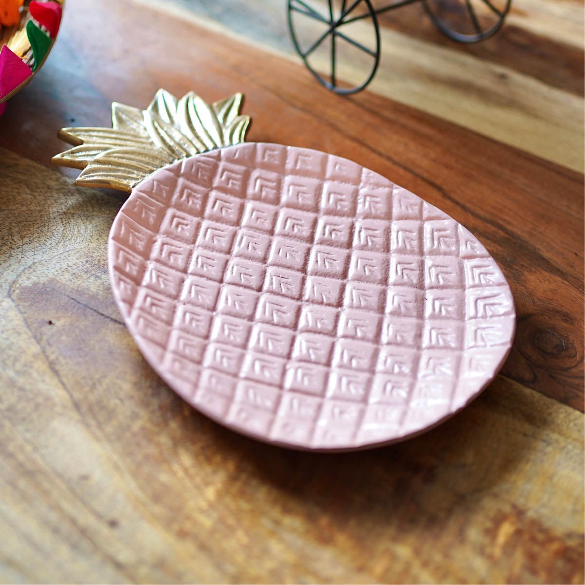 Pineapple Metal Tray, Pink - Behoma