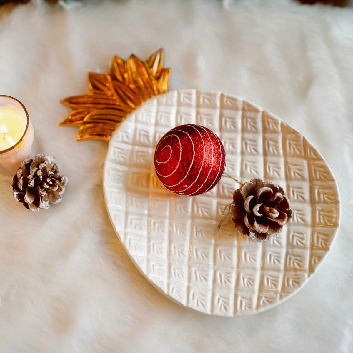 Pineapple Metal Tray, White - Behoma